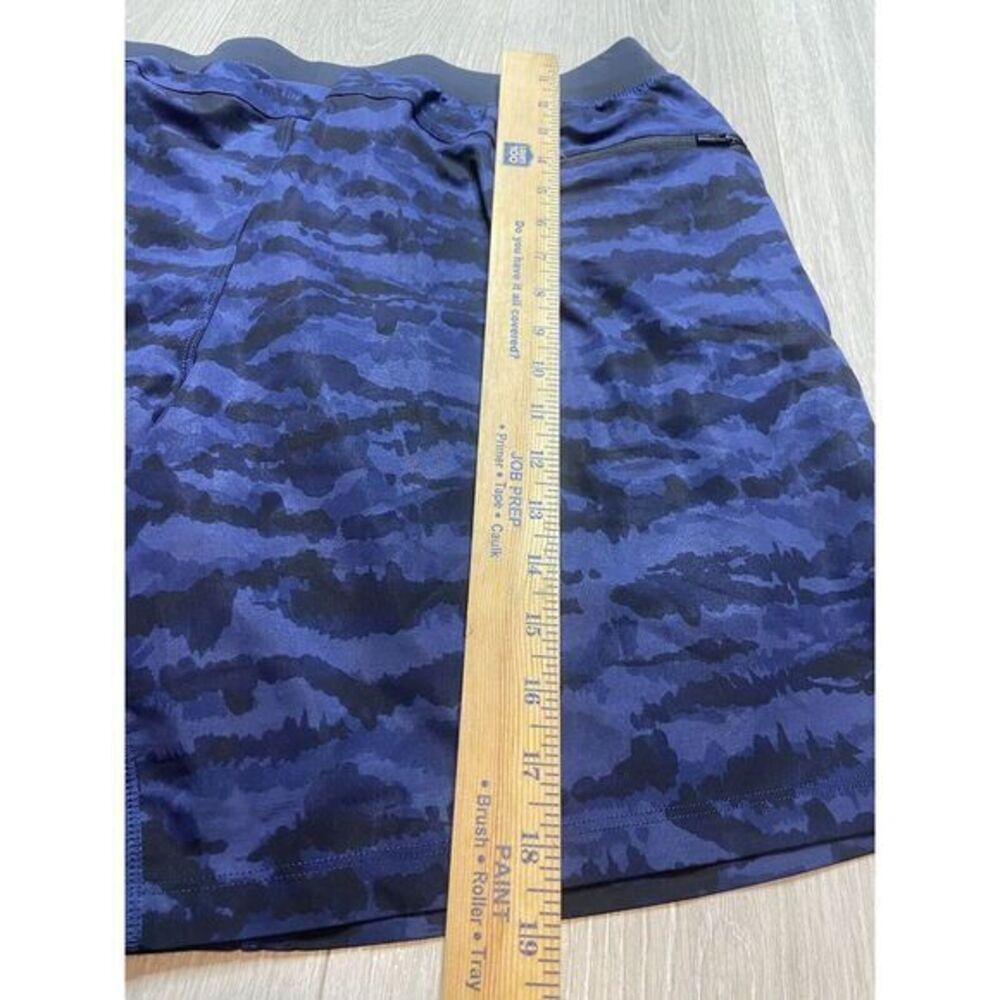 Fabletics Shorts Mens XL Blue Camo Lined Fundamental 8" Stretch Gym Athletic Run - Picture 9 of 13